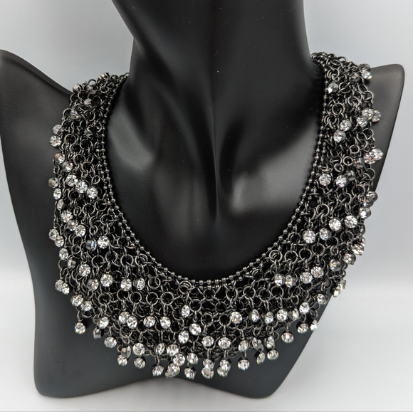 Stunning RJ Graziano Metal & Crystal Bib Necklace - Picture 4 of 13